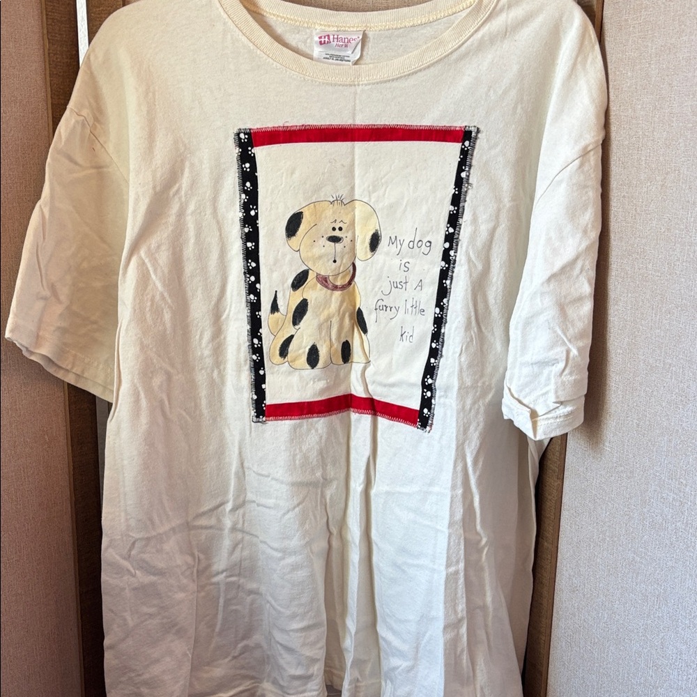 Short sleeved Tee with Dog Graphic xl